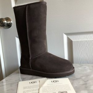 Ugg Australia kids classic tall boot size 2 NIB